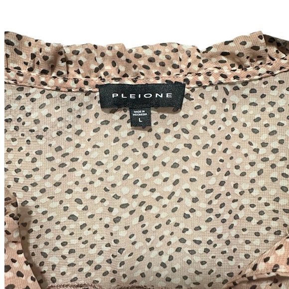 Pleione Light Pink Ruffled Buttoned Blouse Large - Picture 3 of 6